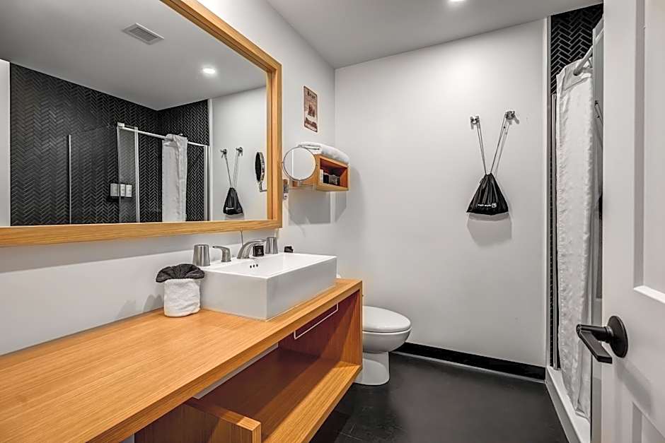 Raven Inn Whitehorse