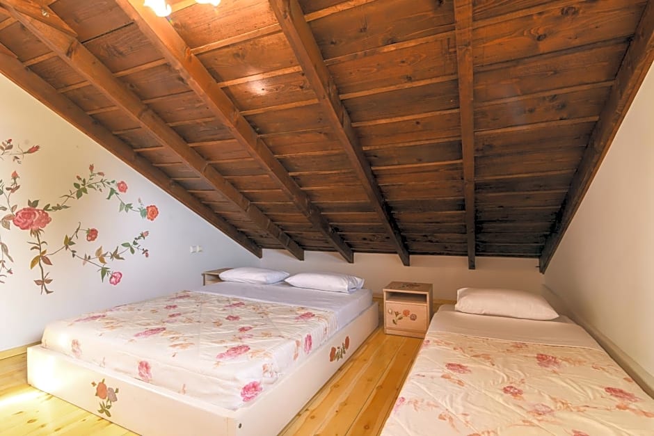 Therianos Traditional Villas