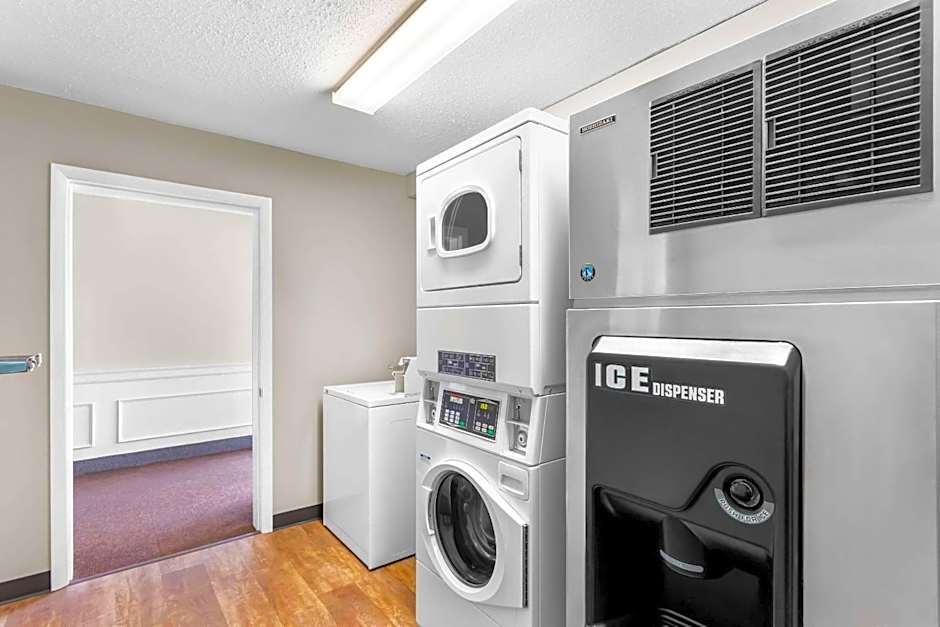 Rodeway Inn Gorham Riverside