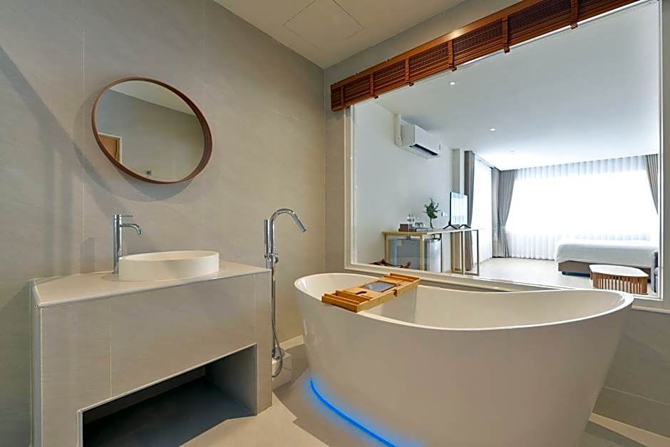 Ratchathewi Hyde Away