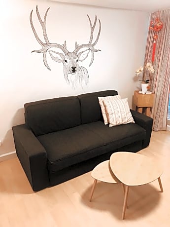 Apartment-Eigenes Badezimmer-Gartenblick