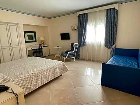 Triple Room with Garden View