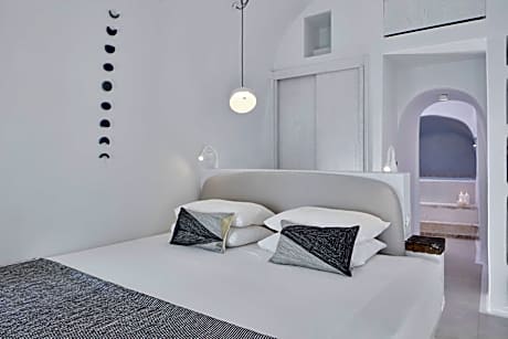 Cosmo Suite with Volcano View