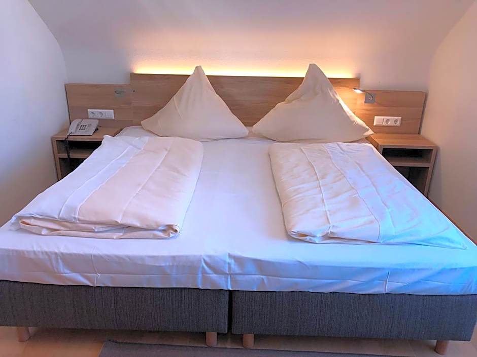 Hotel Rose Heidelberg inklusive Frühstück, Saunanutzung und Parkplätze nach Verfügbarkeit