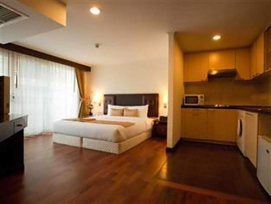 S.M. GRANDE RESIDENCE