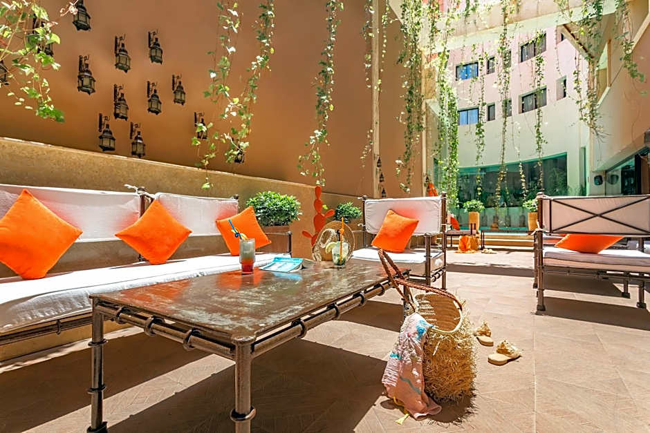 Dellarosa Boutique Hotel