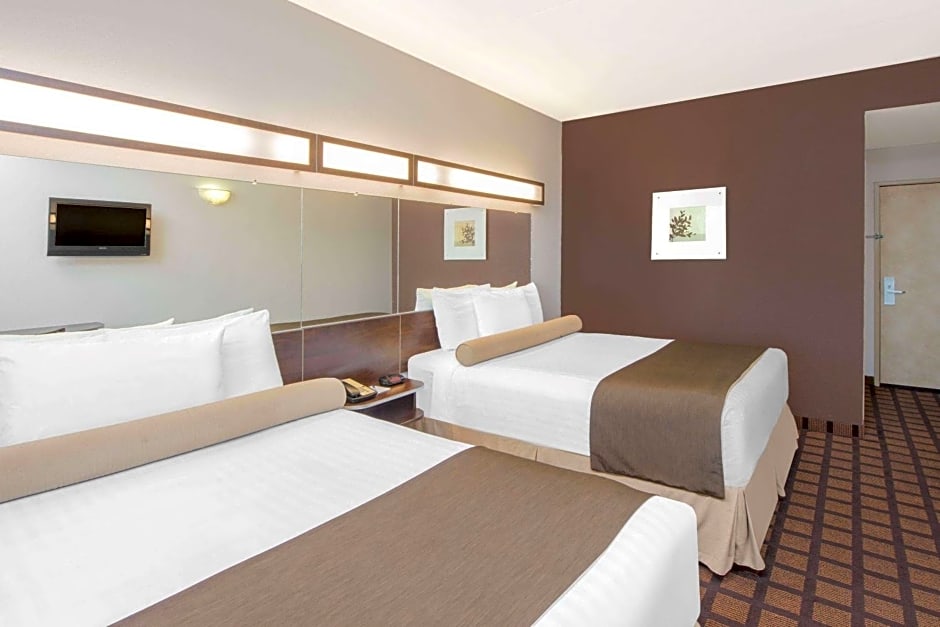 Microtel Inn & Suites By Wyndham Quincy