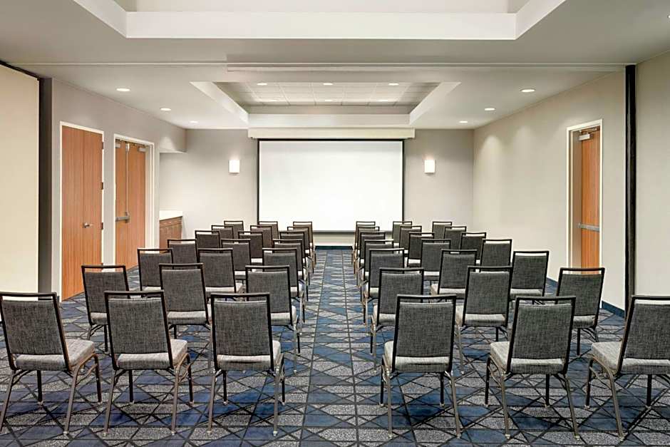 Courtyard by Marriott Charlotte City Center