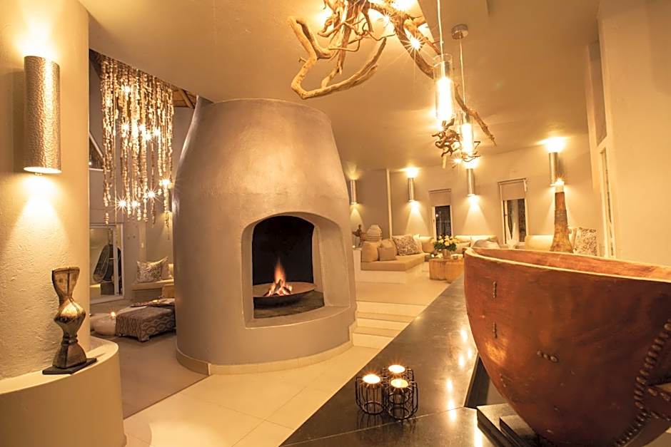 Clifftop Exclusive Safari Hideaway