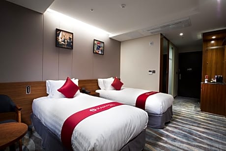 Special Offer - Superior Twin Room with Hanbok Package