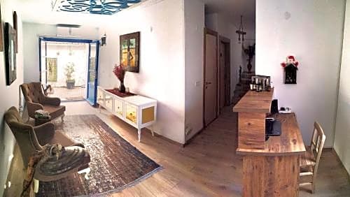 Lavinia Otel