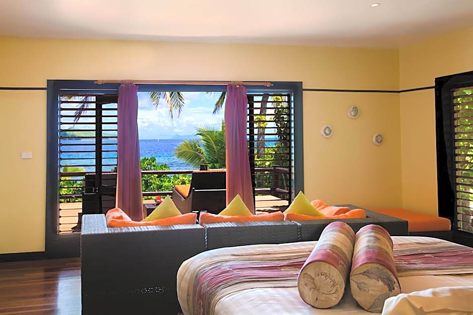 Photo 1 of 8 of Beachfront Bure