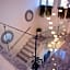 La Luna Premium Deluxe Apartment with Pool & Jacuzzi, Bikes and Secured Parking