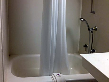 Single Room - Disability Access - Non-Smoking