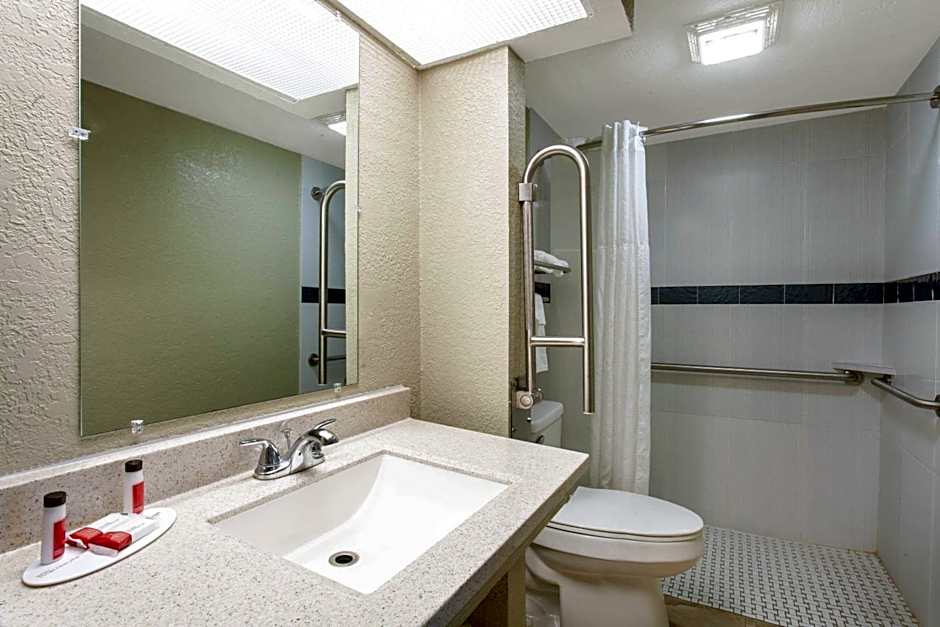 Travelodge by Wyndham Deltona