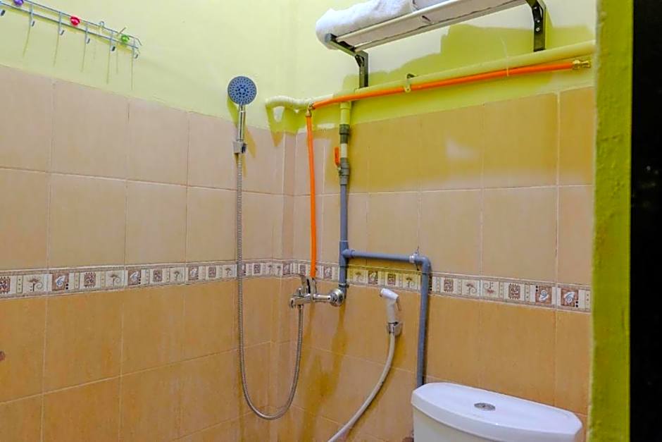 OYO 1784 Hj. Aniek Residence