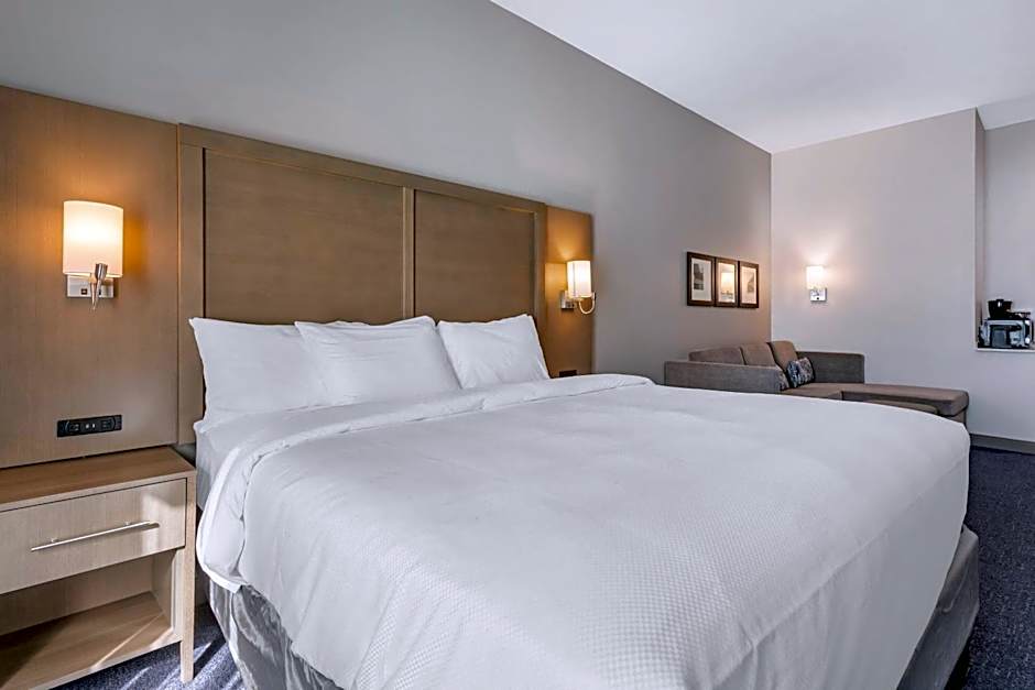 Comfort Suites Scottsdale Talking Stick Entertainment District