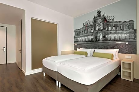 1 Double Bed Mobility Accessible Room Non Smoking