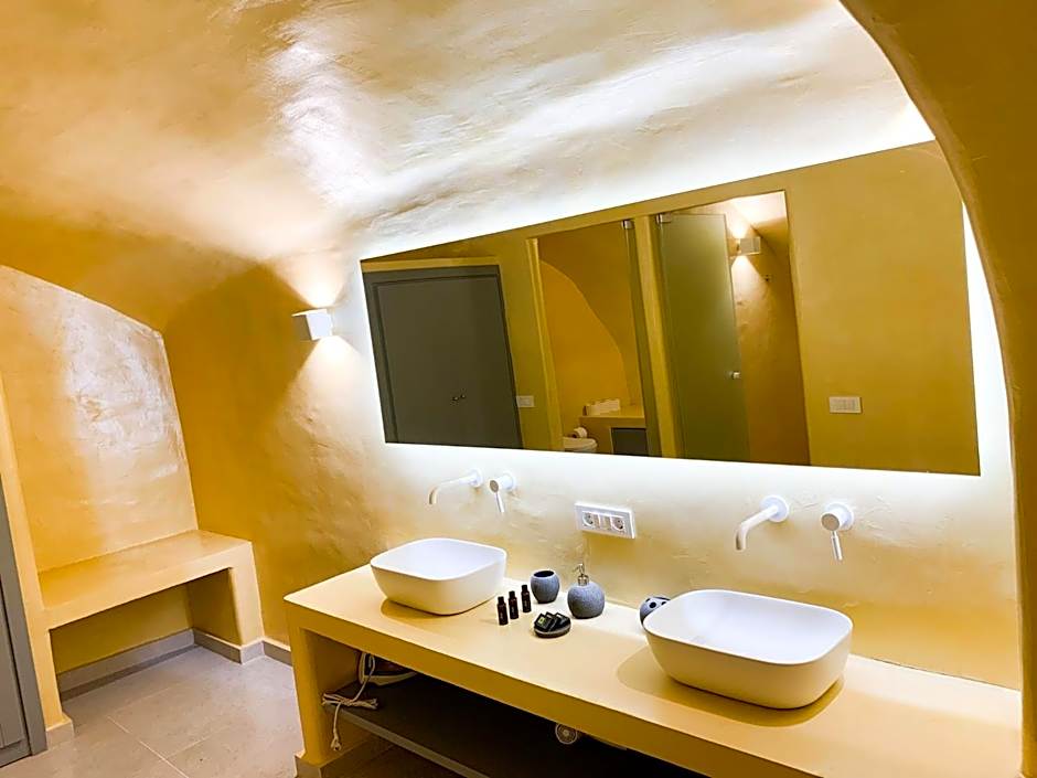 M Residence Santorini Johnnie Cave