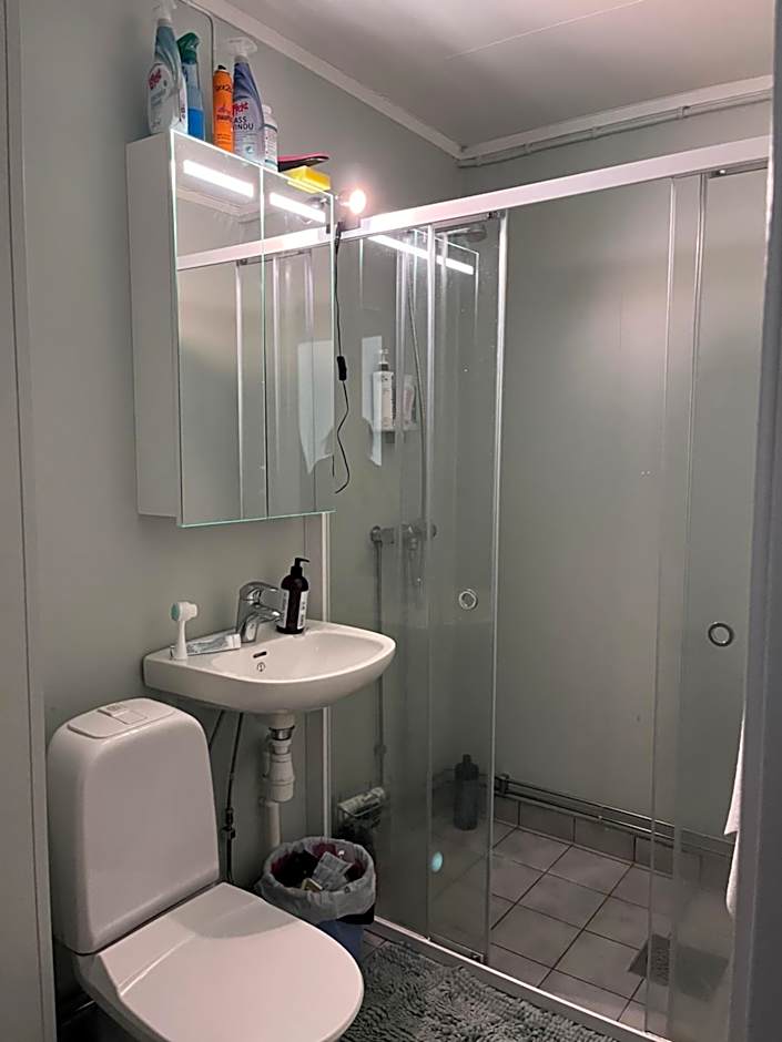 The Harbour House, dorm and twin, selfservice hostel