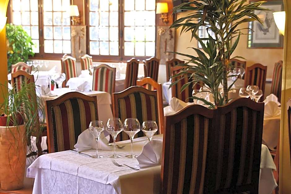 Logis hôtel restaurant Auberge Du Cheval Blanc