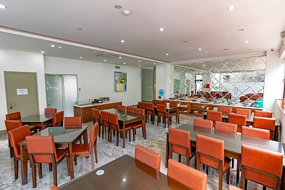 Tq Hotel & Apartment – Haiphong, ME