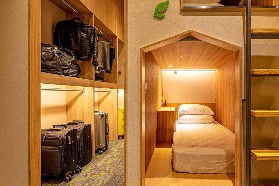CHO Stay Capsule Hotel (Taoyuan Airport T2)