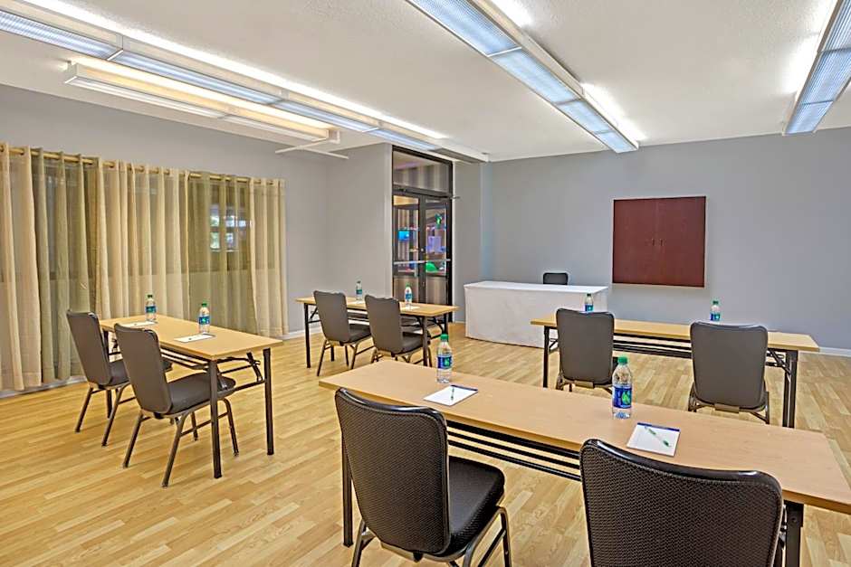 Wyndham Garden Norfolk Downtown