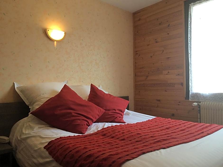 Auberge de la Petite Ferme, Super-Besse Est, The Originals Relais