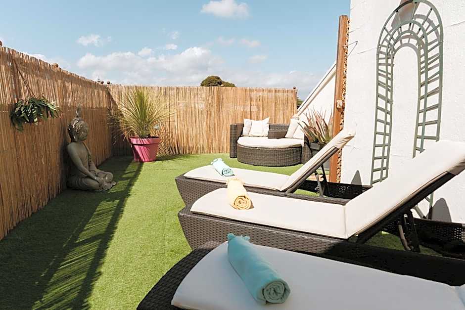 Hôtel Le Petit Castel