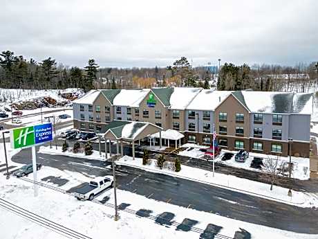 Holiday Inn Express & Suites Marquette By IHG