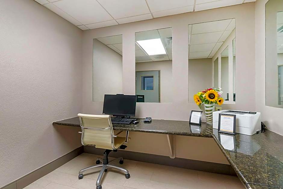 Comfort Inn & Suites