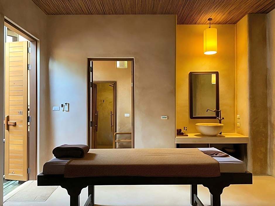 High Season Pool Villa & Spa