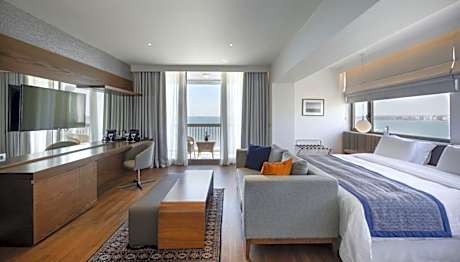 Junior Sea View Suite
