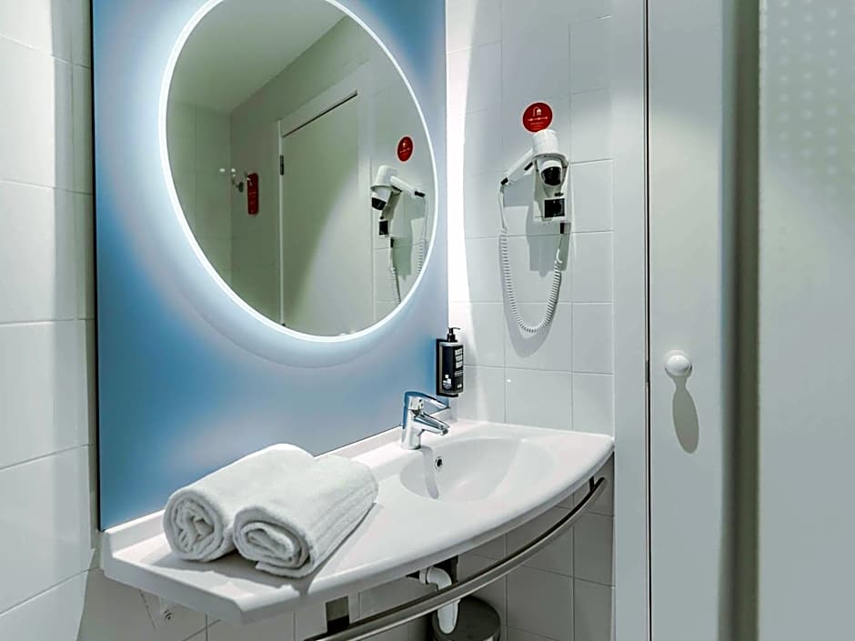 ibis Barcelona Pza Glories 22