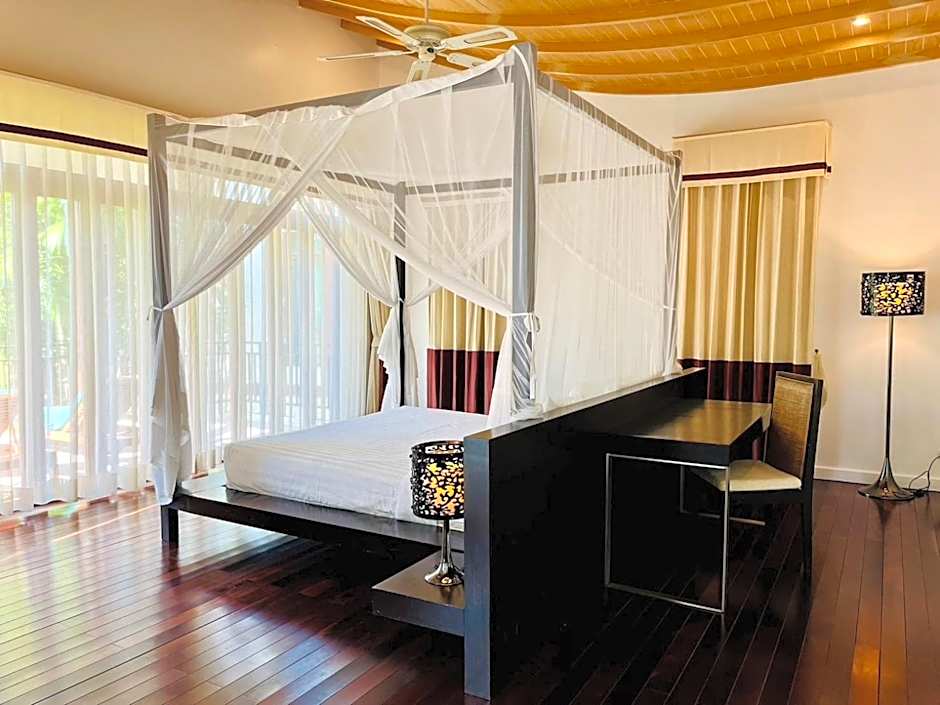 Amatapura Beachfront Villa 12, SHA Certified