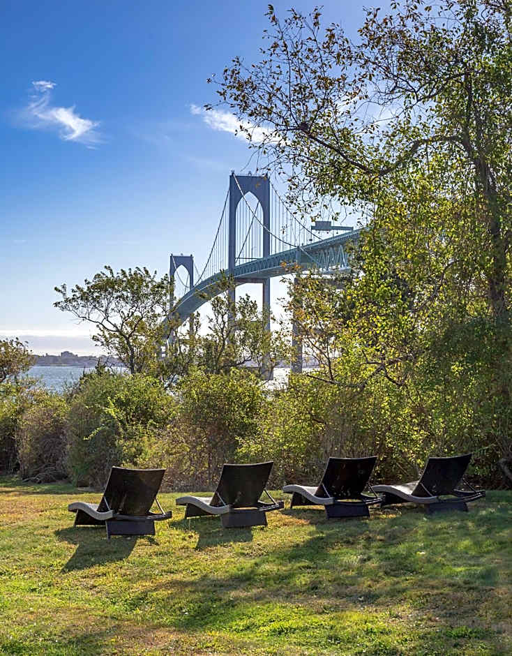 Wyndham Newport Overlook