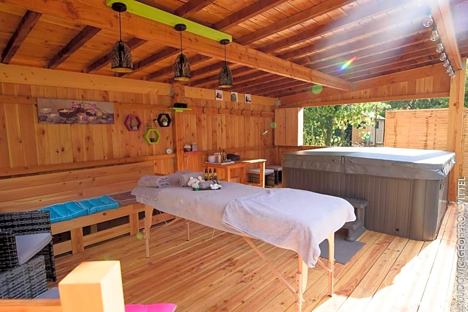 Le Nid d'Alex Spa , Rando et table d'hôte