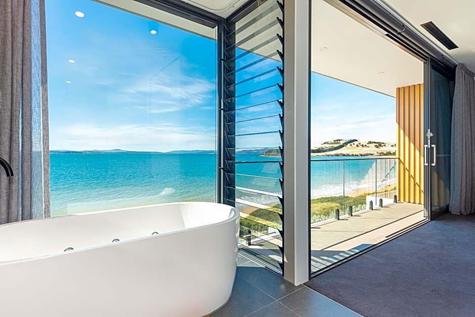 Award-winning beachfront luxury in Cremorne