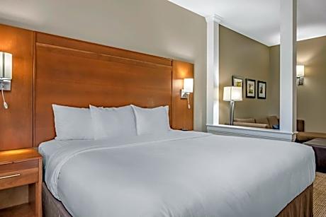 King Suite First Floor - Accessible/Non-Smoking