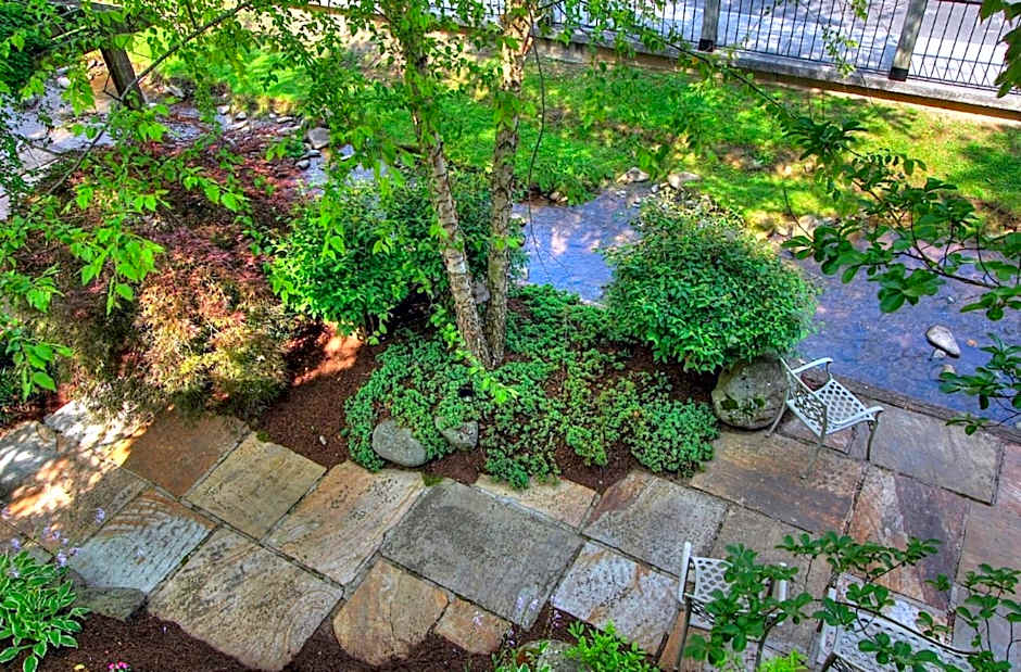 Howard Johnson by Wyndham Downtown Gatlinburg