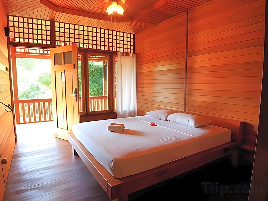 Hotel Besar Bulan Baru