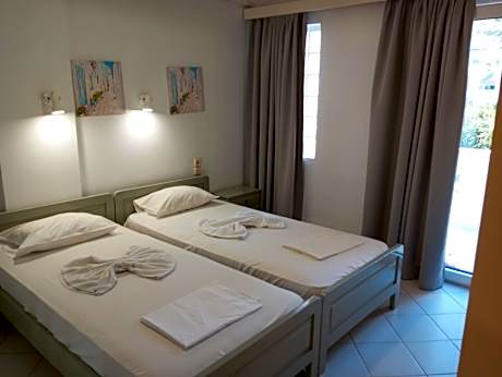 Apartment (4 Adults)