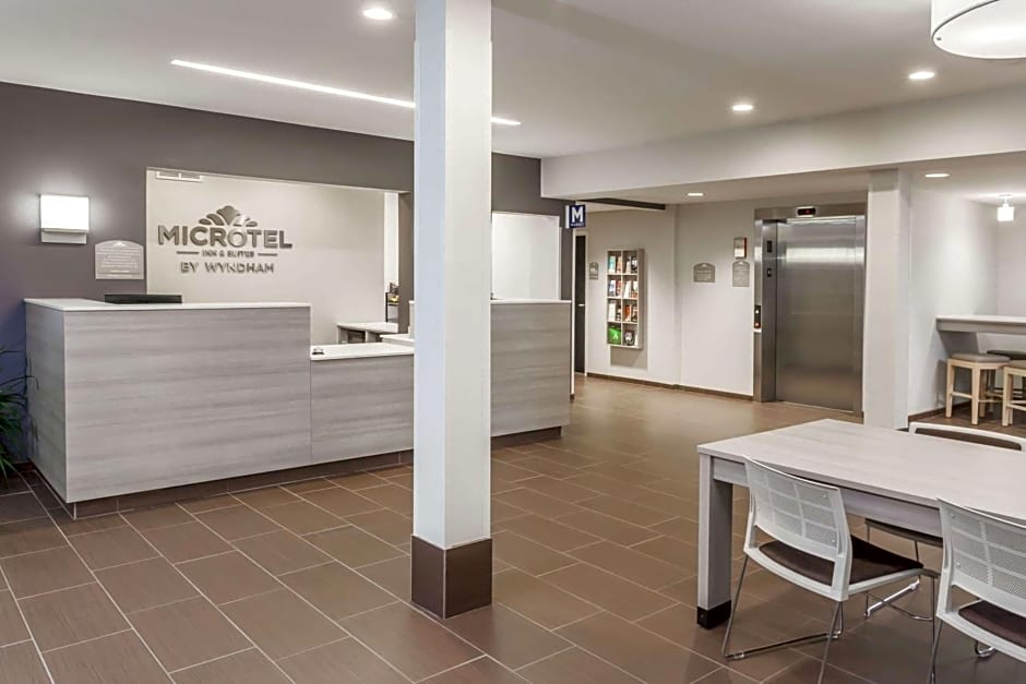 Microtel Inn & Suites by Wyndham West Fargo Near Medical Center