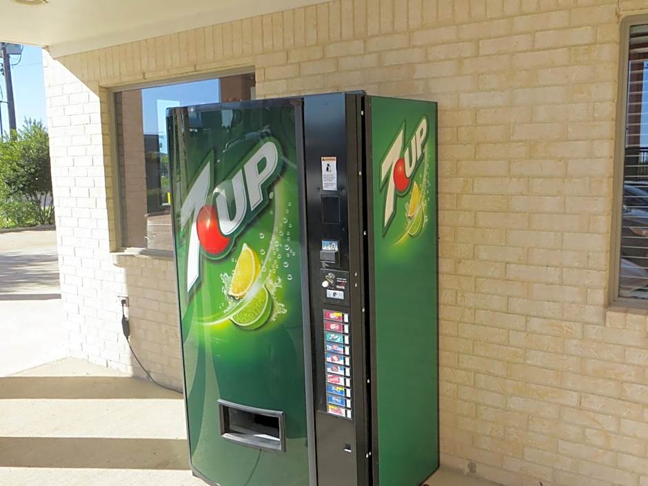 Americas Best Value Inn & Suites Hempstead Prairie View