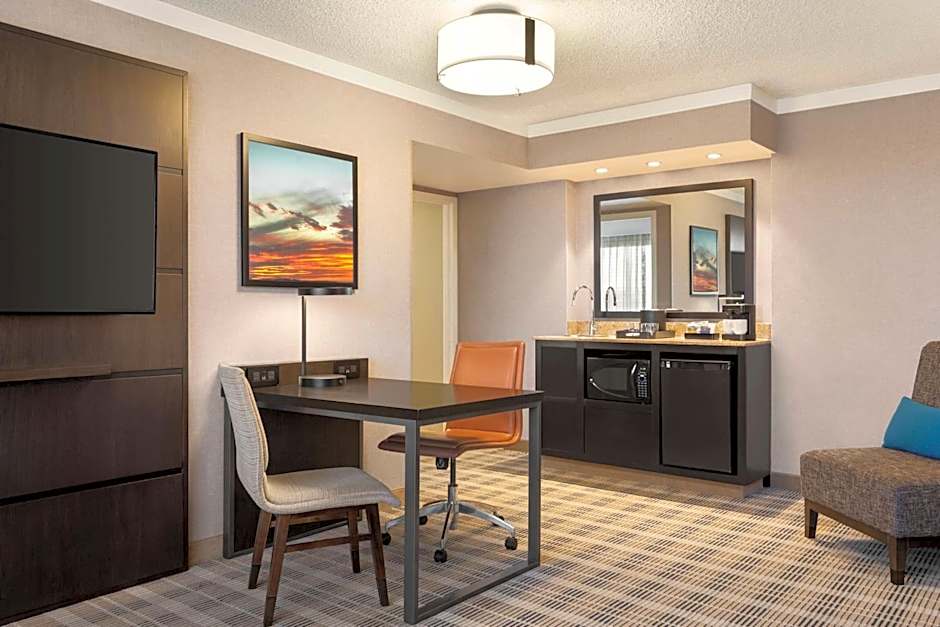 Embassy Suites By Hilton Hotel Kansas City-Overland Park