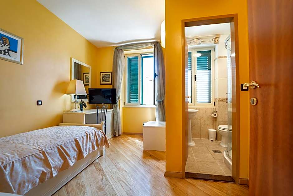 Hotel Peristil