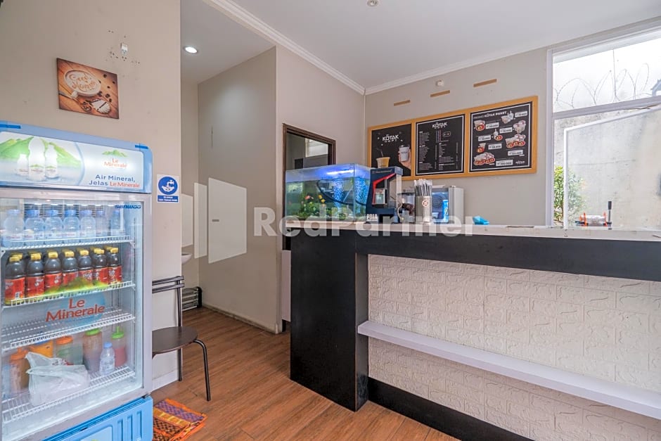 Palm Eight Mitra RedDoorz