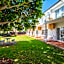 The Quarters Forresters Beach