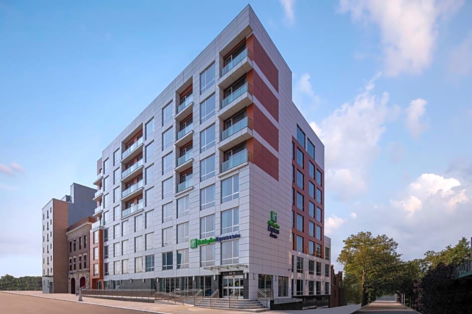 Holiday Inn Express & Suites Woodside LaGuardia Airport By IHG